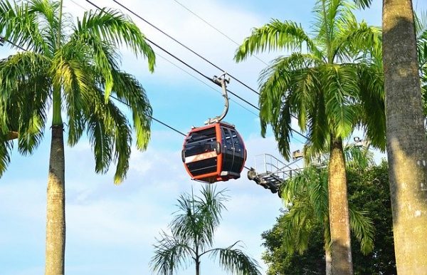 quiet places in singapore jewel cable car