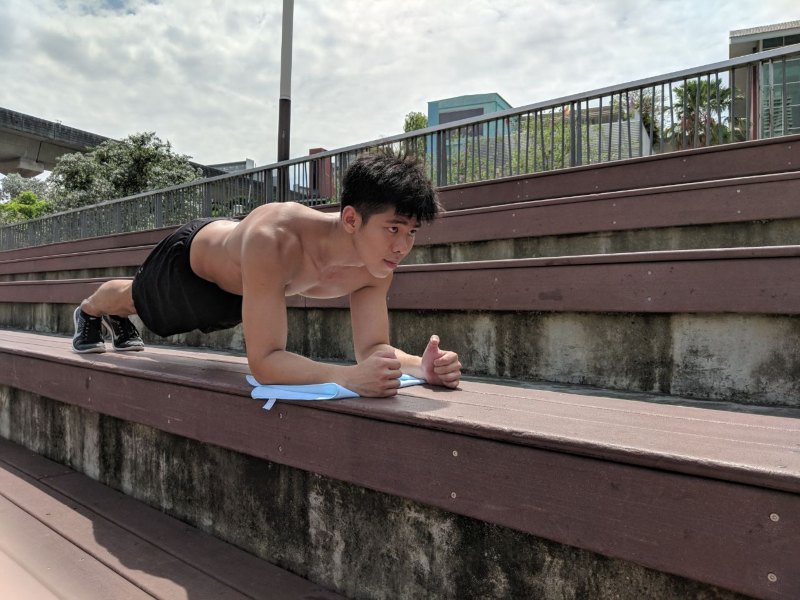 plank exercise at home