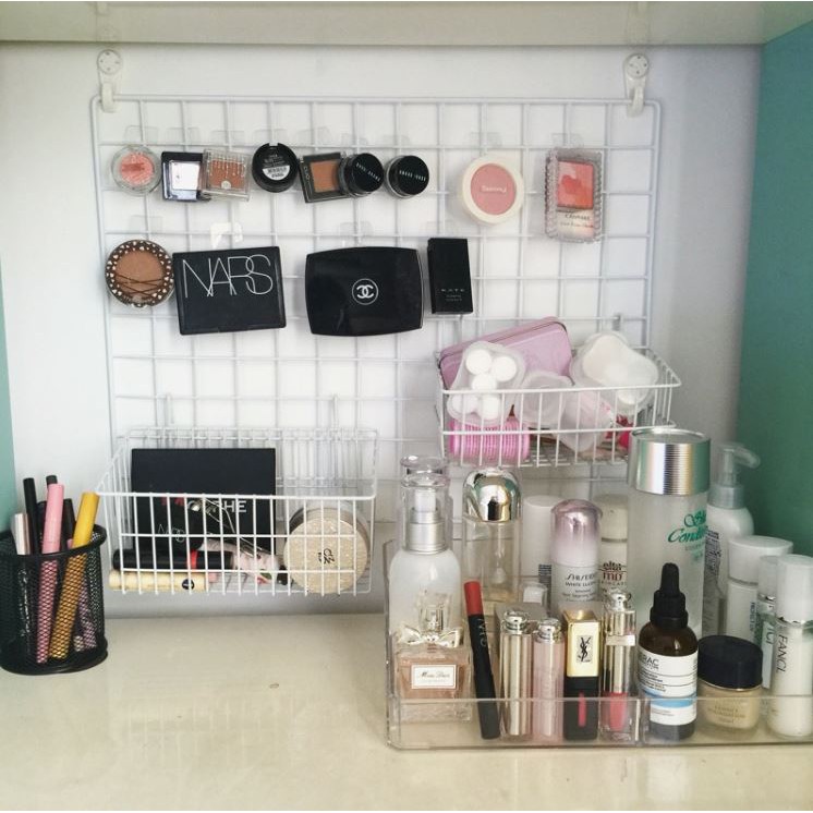 grid wall rack makeup organiser