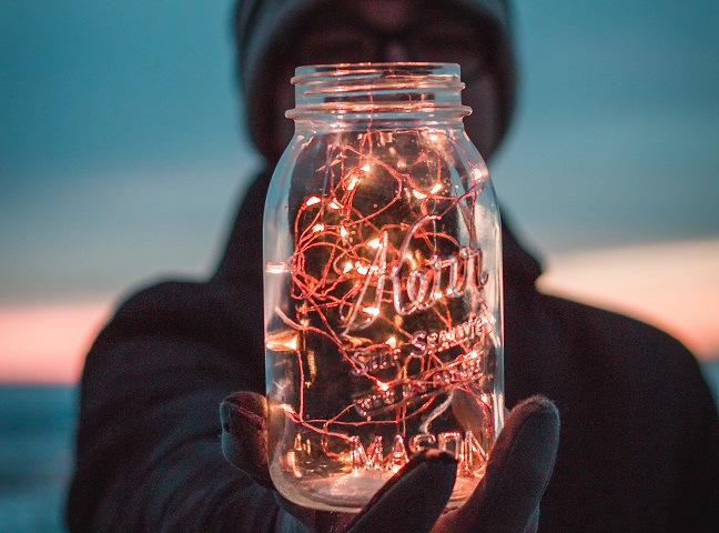 christmas gift wrapping idea fairy lights mason jar