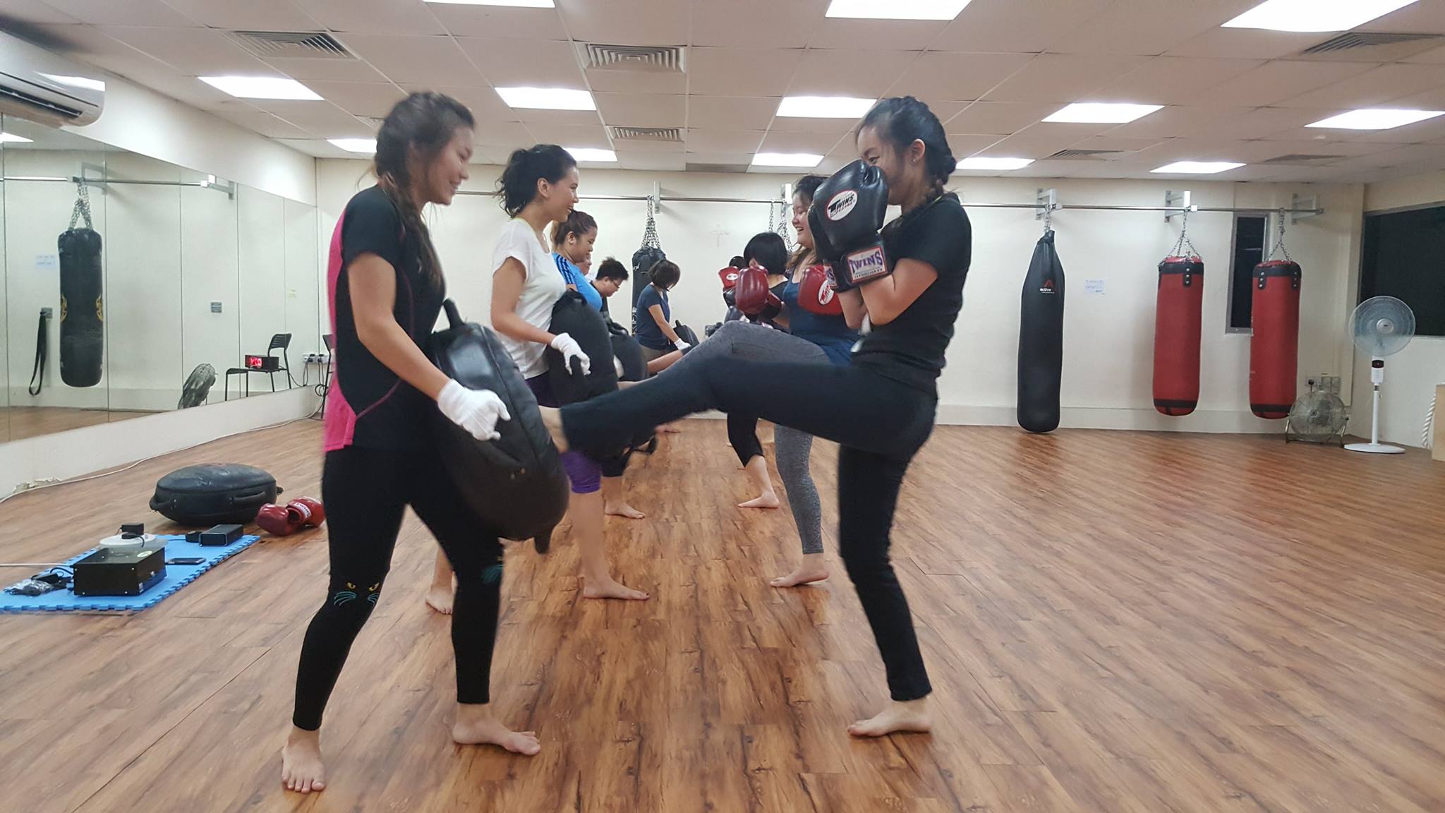 active red best kickboxing class singapore