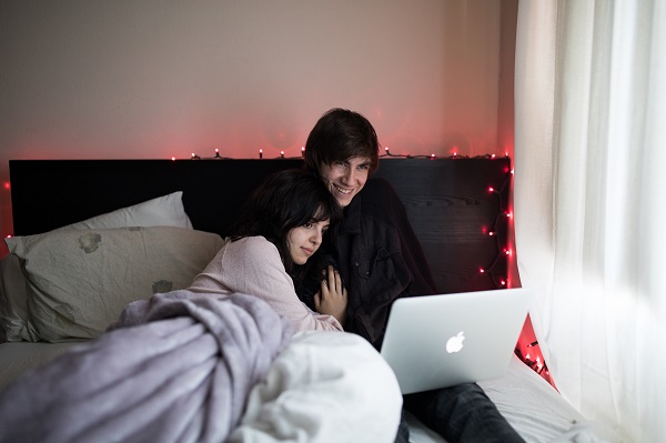 couple cuddle chill bed netflix hacks singapore roulette