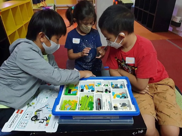 Maker SG June Holiday Programme for Coding Singapore 2022