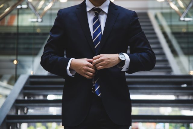 what to wear to an interview outfit man tie suit