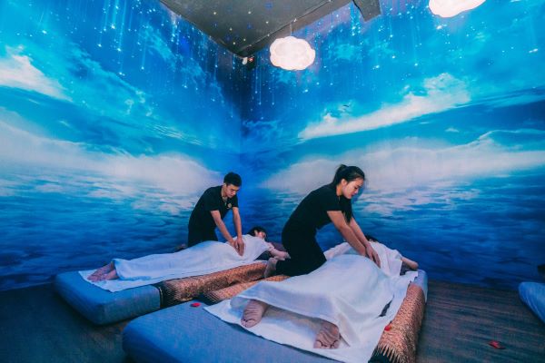 two people getting a massage at thai family spa 