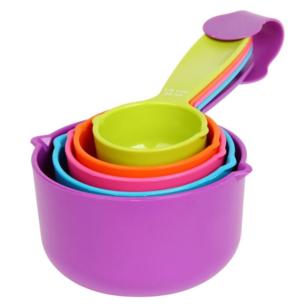 baking with kids measuring cups