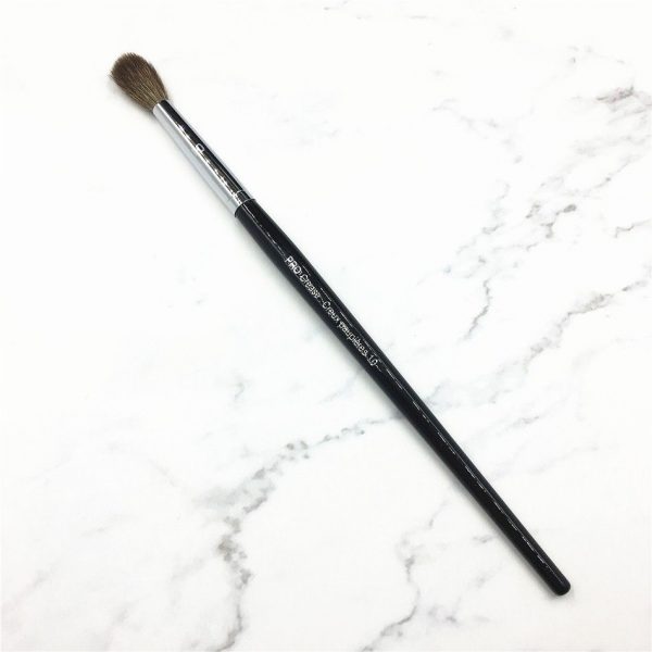 types of makeup brushes blending eyeshadow brush