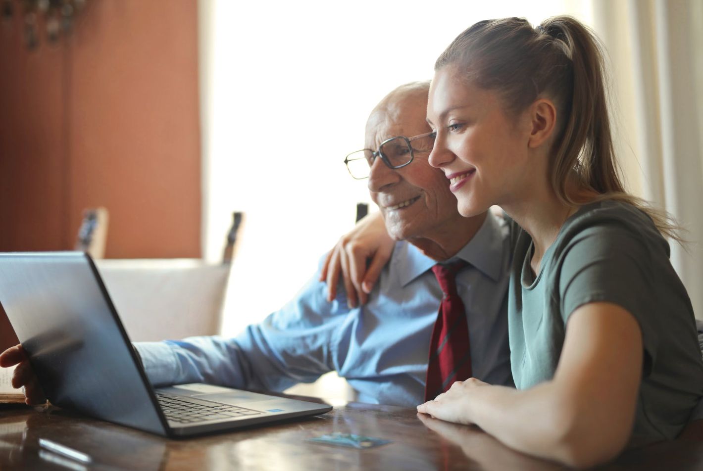 things to do with grandparents watch tv