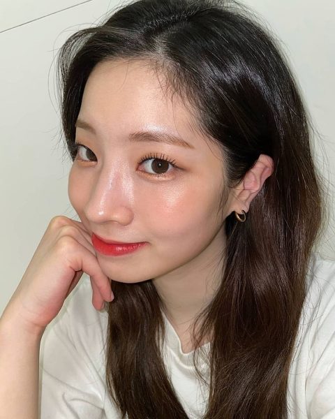 mirror skin korean makeup trend 2021 twice dahyun