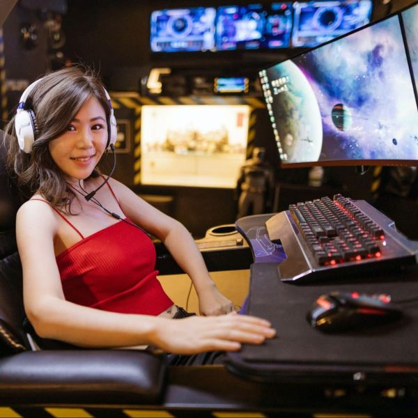 best gaming mouse singapore girl