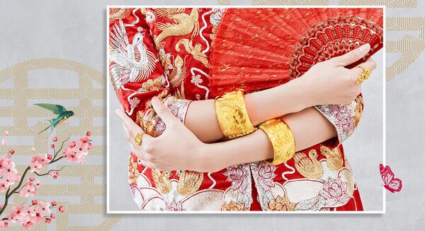 bride wearing traditional si dian in gold jewellery bangles 