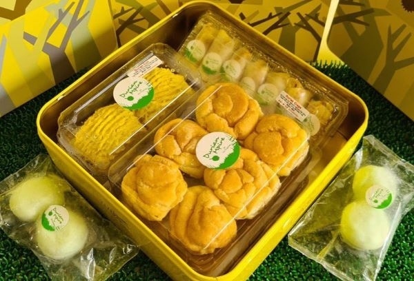 Durian Mpire durian desserts in a box durian mochi puff cake 
