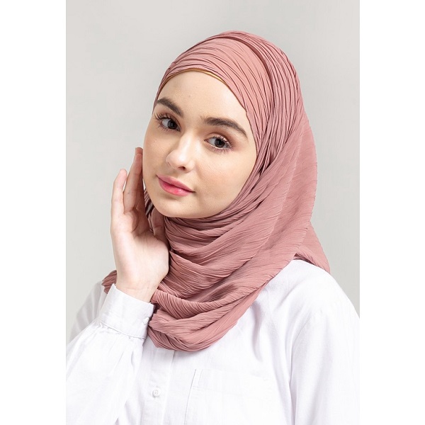square-shaped faces simple hijab styles