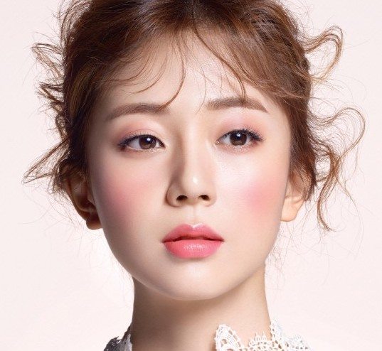 21 Best Korean Makeup of 2022 for Dewy Skin, Shimmery Eyelids, and