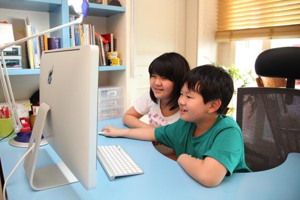 imac children using best all in one pcs singapore