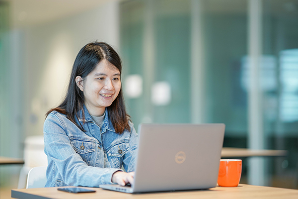 Yinghui in the co-working space in the Shopee office