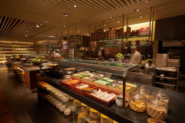 best high tea singapore 2022 straits kitchen grand hyatt muslim friendly halal buffet sandwich scones pastries