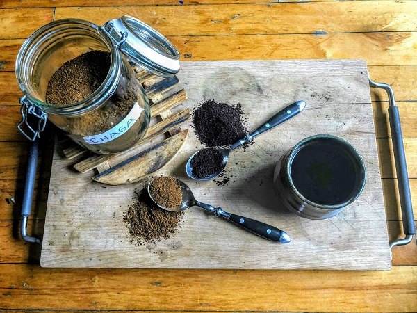 chaga mushroom powder on table