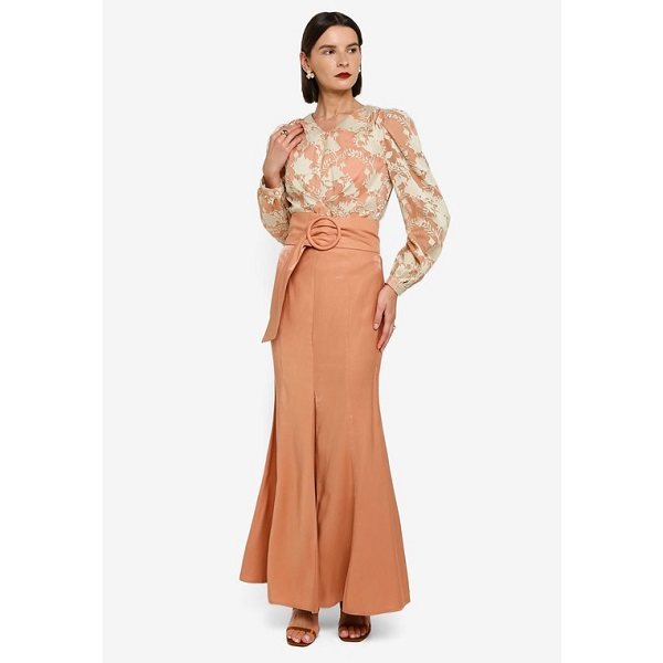 Zalia Sleeved Baju With Belted Skirt