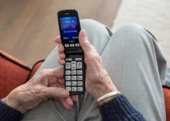 best phones for seniors elderly