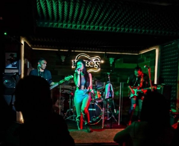 heros best live music bars singapore