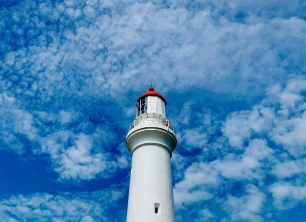 split point lighthouse at aireys inlet great ocean road itinerary