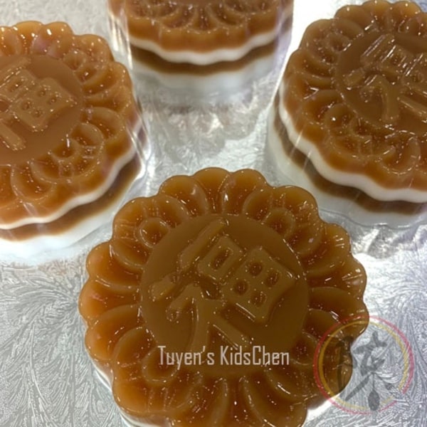 Tuyen’s Kitchen Agar-Agar Jelly Mooncakes