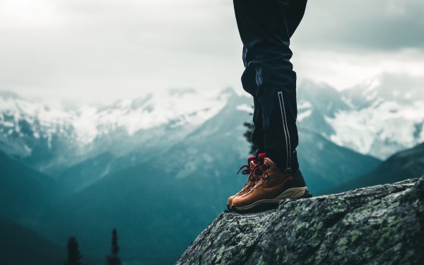 difference between hiking shoes and regular shoes