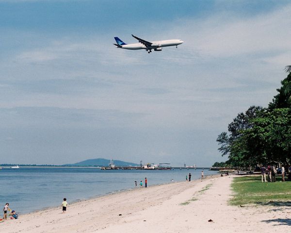 things to do in changi airport around beach plane spotting