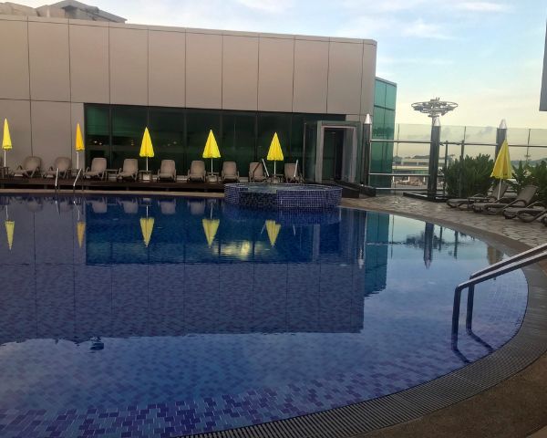 things to do in changi airport aerotel transit hotel rooftop pool