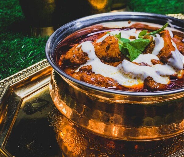 chicken tikka masala recipe in a restaurant