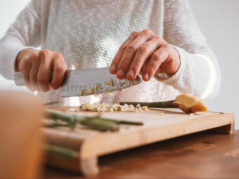mincing garlic on best chopping board singapore