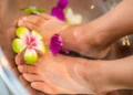 soaking-feet-in-the-best-floral-foot-spa-in-singapore