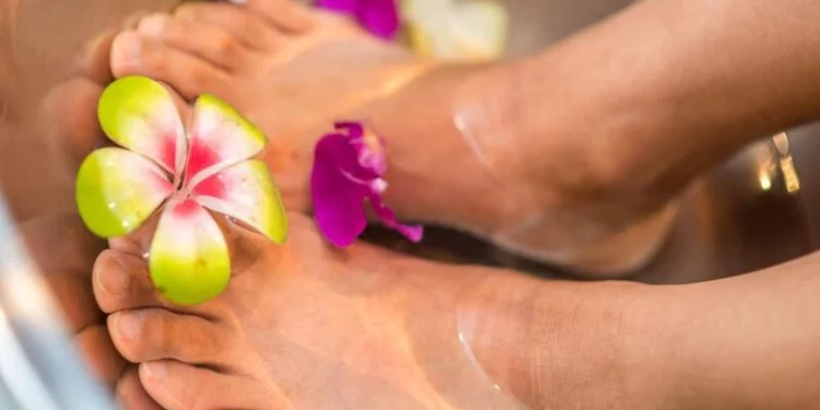 soaking-feet-in-the-best-floral-foot-spa-in-singapore