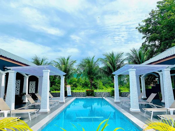 cenang rooms with pool by virgo star resort
