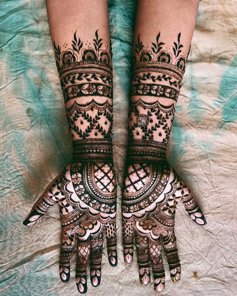 Henna by Mon