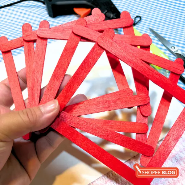 diy lantern craft - need five lantern frames for this project