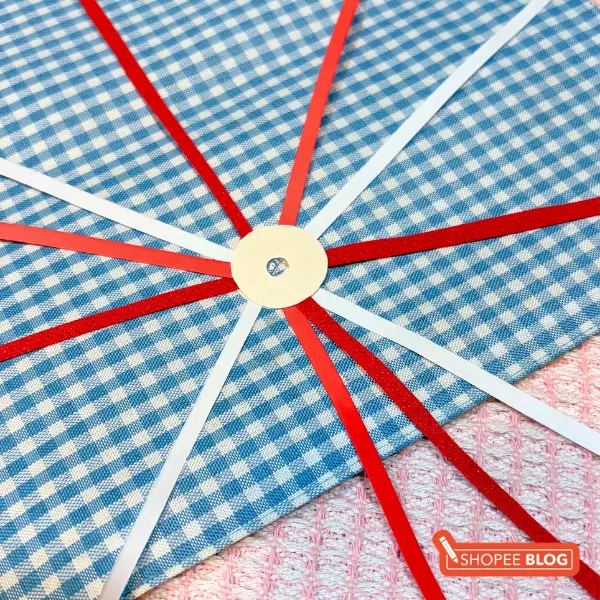 singapore national day craft spinner - sandwich paper strips with circle cardstock