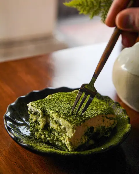 onne cafe matcha tiramisu