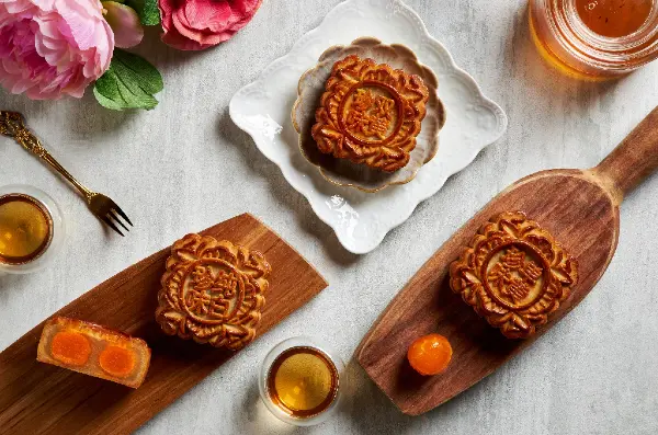 best traditional mooncakes singapore - zhen wei