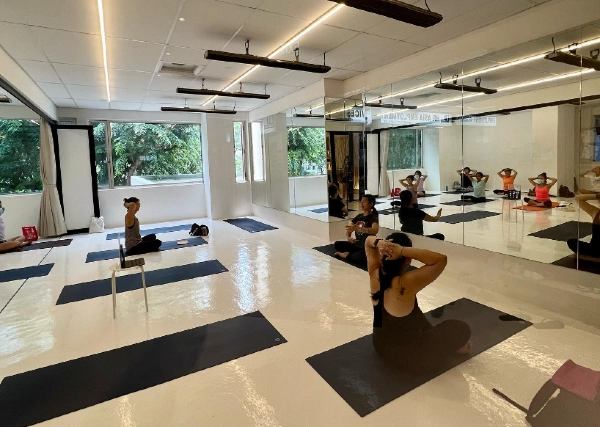 small group hot pilates class at sweatbox yoga, one of the best pilates studio in singapore