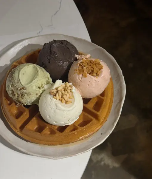 midnight dessert singapore: hay gelato