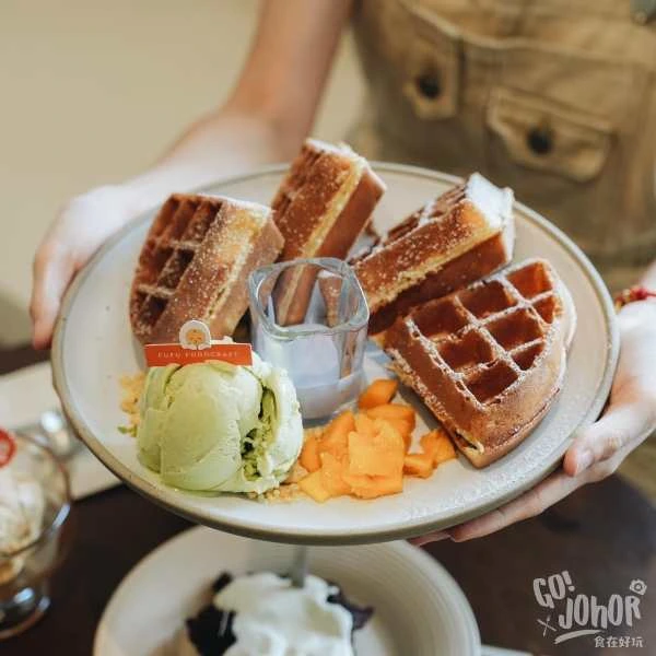 fufu cafe & dessert bar things to do in jb