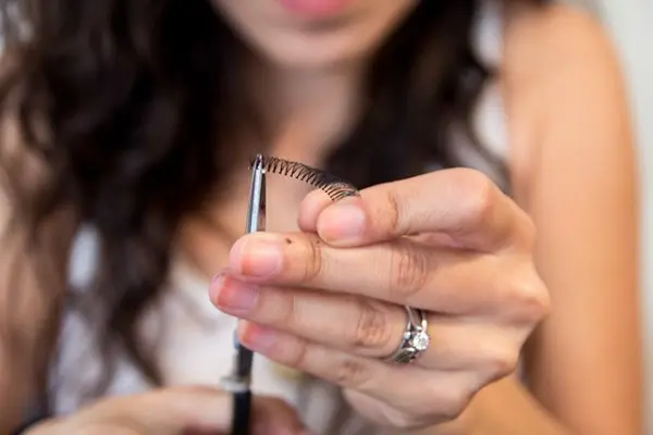 trimming eyelashes