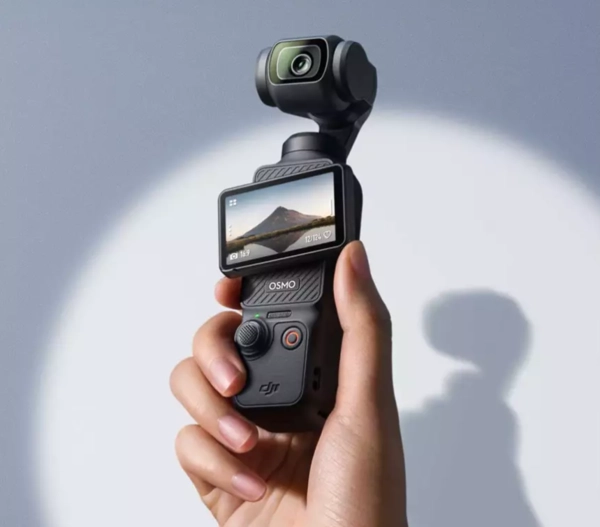 christmas gifts for men: DJI Osmo Pocket 3