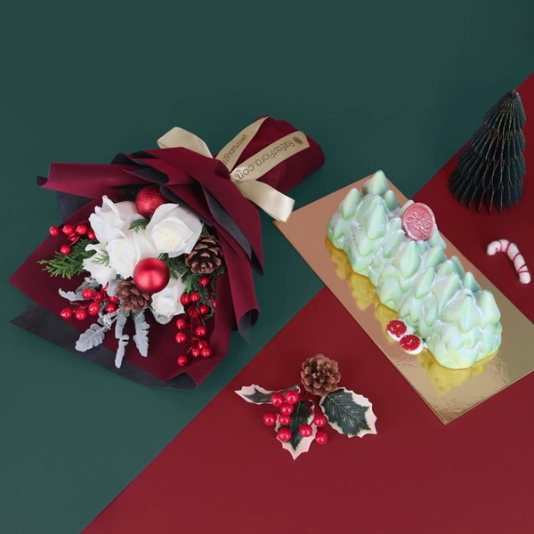 best christmas log cake singapore: Far East Flora Winter Wonders Bundle