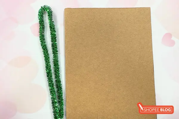 Easy Christmas card ideas Singapore - Fuzzy Wire Card 1