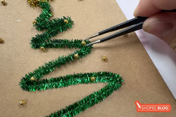 Easy Christmas card ideas Singapore - Fuzzy Wire Card 4