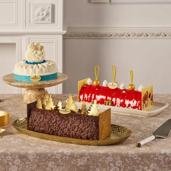 InterContinental Singapore Spiced Citrus Noir Yule Log