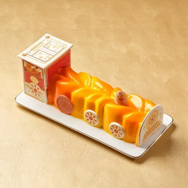 InterContinental Singapore Spiced Citrus Noir Yule Log